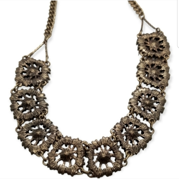 ANTIQUED BRASS NECKLACE WITH PINK & WHITE AUSTRIAN CRYSTAL DETAIL - Picture 6 of 6